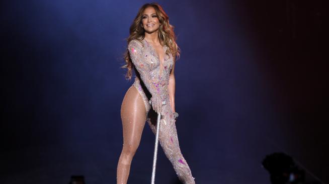 Дженифър Лопес и Шакира усилено се готвят за Super Bowl