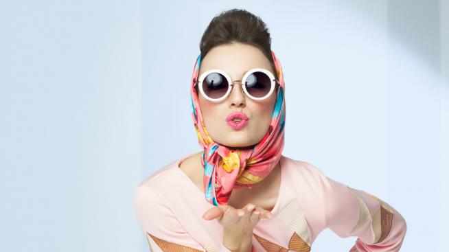 Забрадката: Най-неочакваната модна тенденция за 2021 