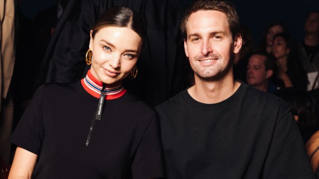 Миранда Кер сподели романтичен кадър на момента, в който е срещнала съпруга си 