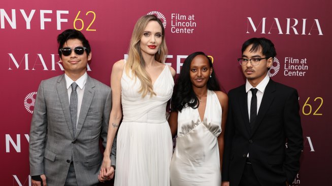 Захара Джоли блести на червения килим