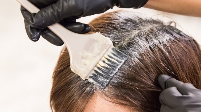 Мъжки прически лято 2021 – Константин се боядиса