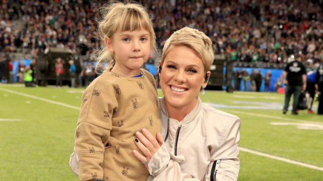 Пинк: Не позволявам на 10-годишната ми дъщеря да има телефон