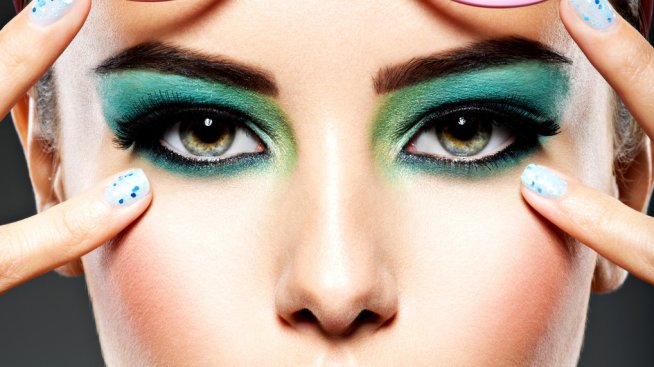 Грим 2022: Най-популярният цвят сенки