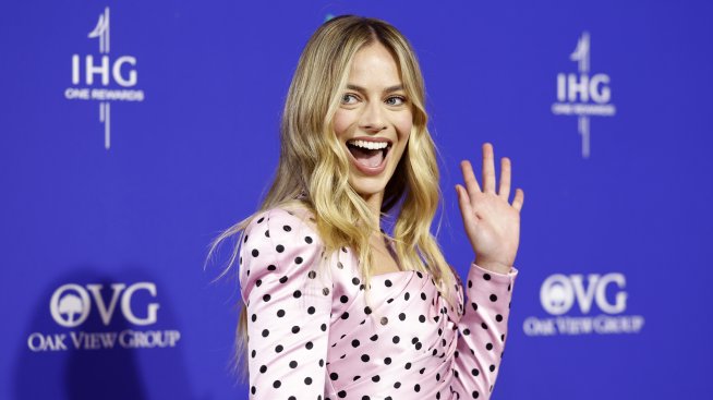 Марго Роби стартира наградния сезон като Барби