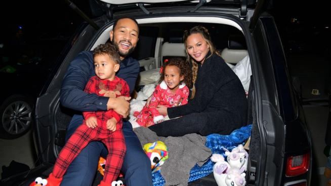 Щастие в дома на Джон Леджънд и Криси Тейгън