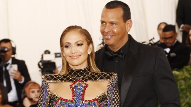 Дженифър Лопес и Алекс Родригес търсят луксозен дом за лятото