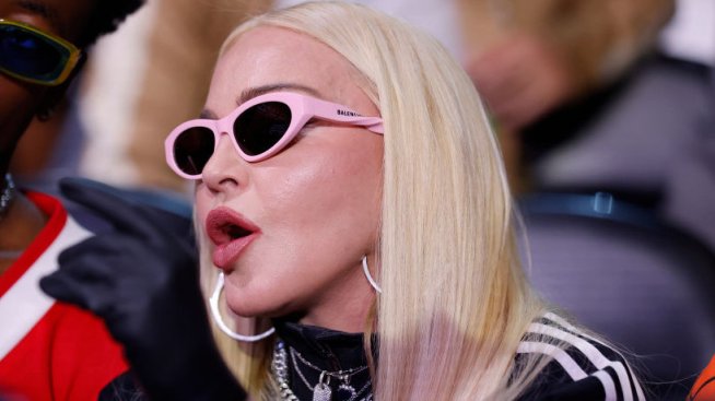 Мадона показа новото си гадже, няколко дни преди да навърши 66