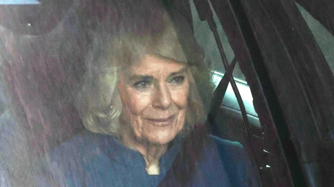 Кейт Мидълтън и Чарлз III са в една болница, но защо Камила се усмихва?