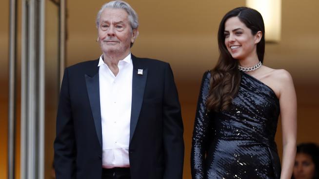 Дъщерята на Ален Делон роди първото си дете