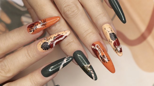 Маникюр с есенни листа: 4 идеи, които да изпробвате 