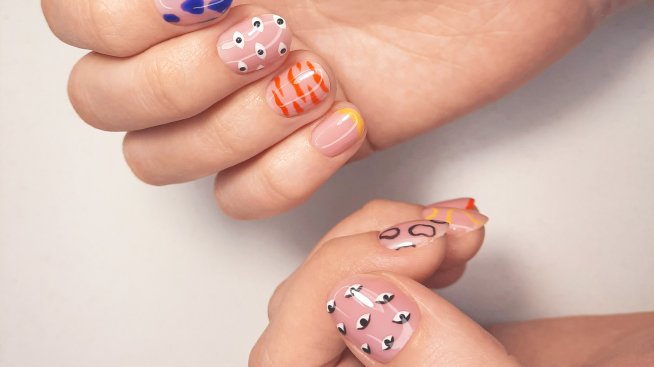 Маникюр с оченце – 4 идеи, които да пробвате 