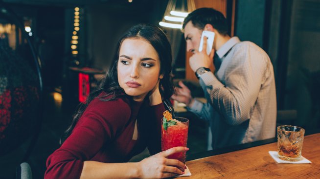 6 знака, че вашият партньор продължава да е с вас по навик