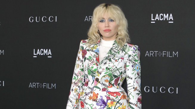 Майли Сайръс, Дженифър Анистън и други звезди, които мразят Коледа