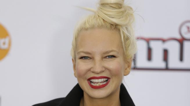 Сиа разкри, че е осиновила двама тийнейджъри