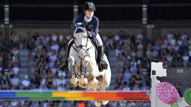 Дъщерята на Бил Гейтс с годежен пръстен 