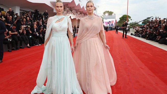 Двойно виждане - племенничките на принцеса Даяна се появиха в зашеметяващи визии във Венеция