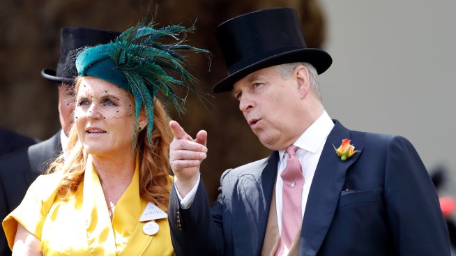 Принц Андрю и Сара Фъргюсън няма да присъстват на кралската Коледа