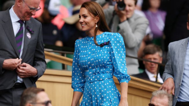 Кейт Мидълтън и нейните любими тоалети с десен на точки!