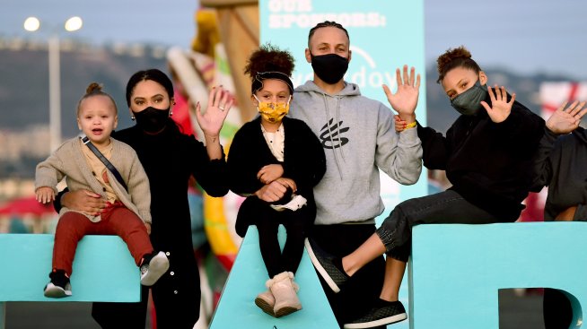 Аиша и Стеф Къри посрещнаха четвъртото си дете