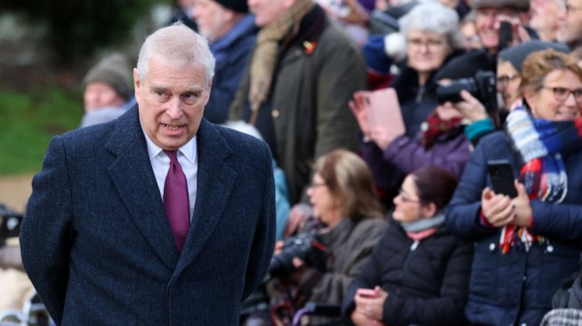 Принц Андрю ще напусне кралския си дом, само ако получи два други в замяна