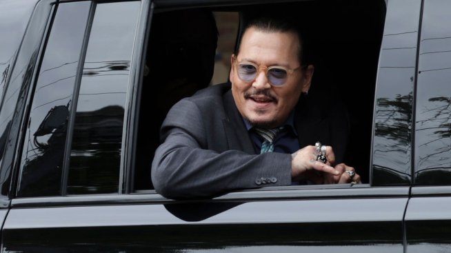 Джони Деп изненада феновете в Англия с концерт