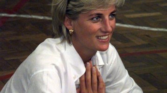 Продават на търг рокля на принцеса Даяна 