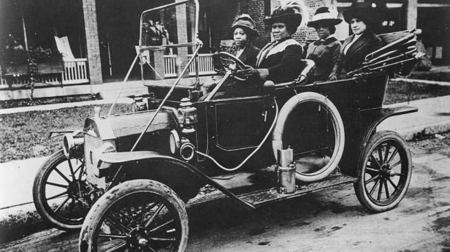 Коя е Мадам Си Джей Уокър – от робските плантации до несметното богатство