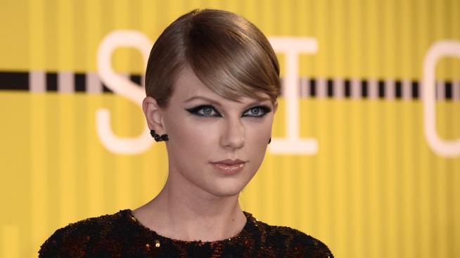 Тейлър Суифт подари на феновете си нов албум