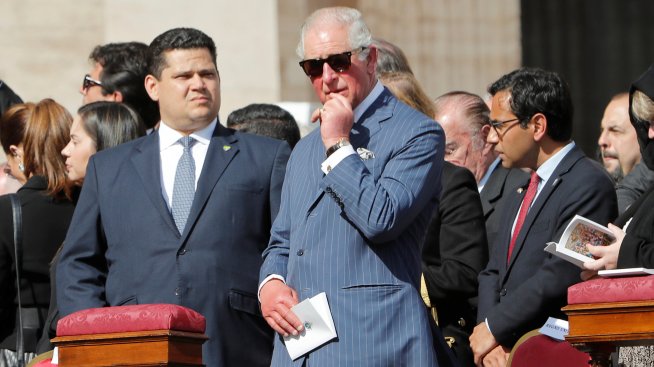 Принц Чарлз забъркан в измама с картини