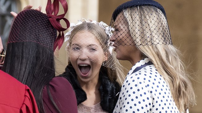 Като две капки вода – Кейт Мос и дъщеря ѝ на подиума в Милано 