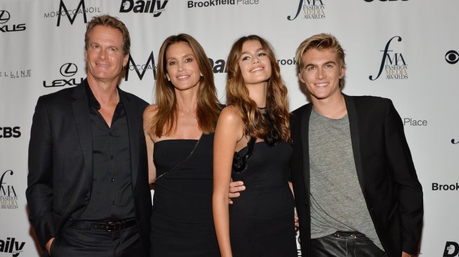 Прекрасната Кая Гербер отпразнува 23-ия си рожден ден