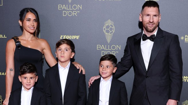 Ослепителни: Лео Меси, жена му и синовете се появиха в пълния си блясък в Париж 