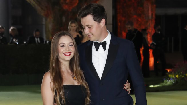 Звездна сватба: Как Били Лорд почете покойната си майка Кари Фишър