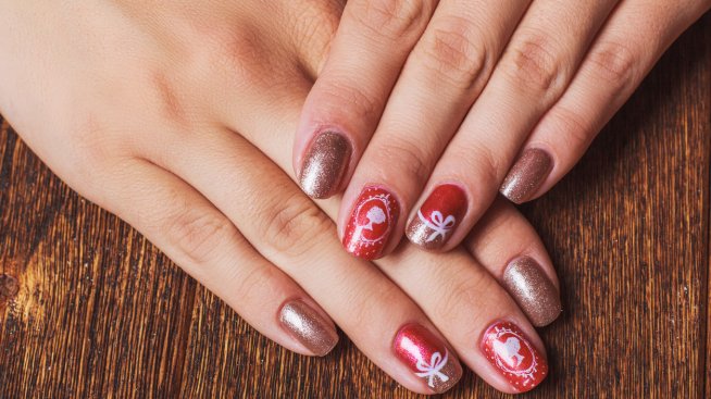 Маникюр за къси нокти – весели коледни дизайни