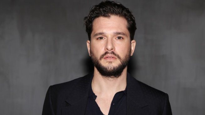 Кит Харингтън се съблече - демонстрира изваяна физика 