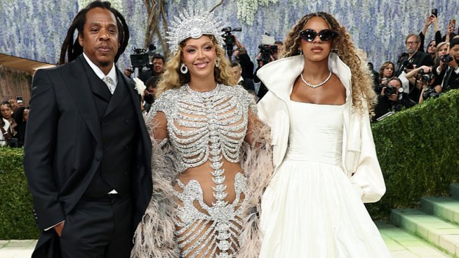 14-годишната Блу Картър дебютира в разрез с правилата на Met Gala