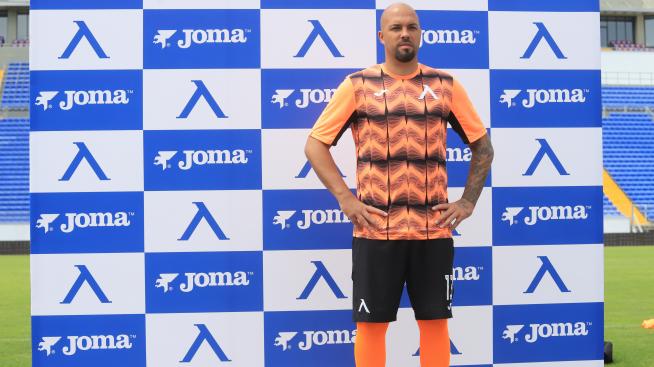 Ники Михайлов е с коронавирус