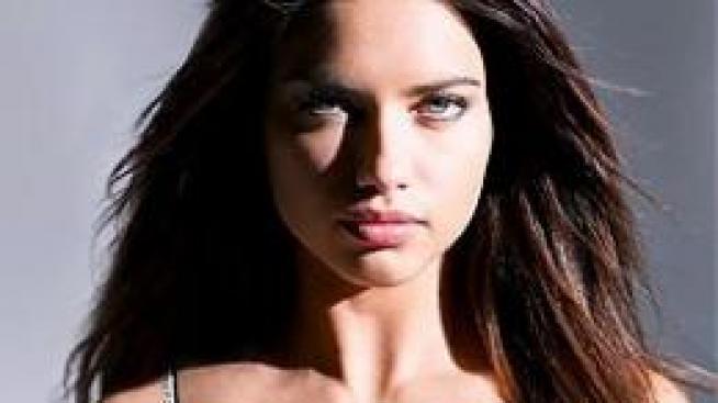 Сутиен, диаманти и Адриана Лима