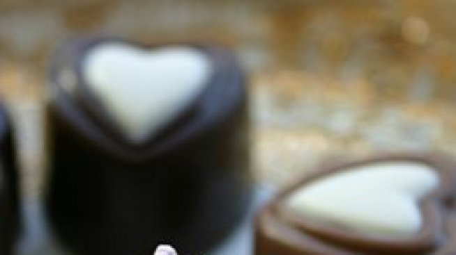 Контролирайте килограмите си. С черен шоколад