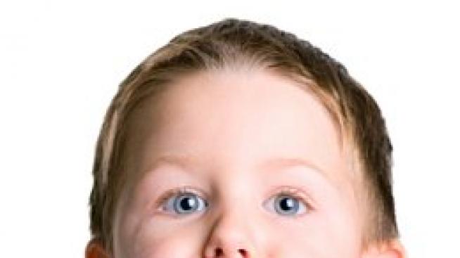 Смешни физиономии учат детето да говори