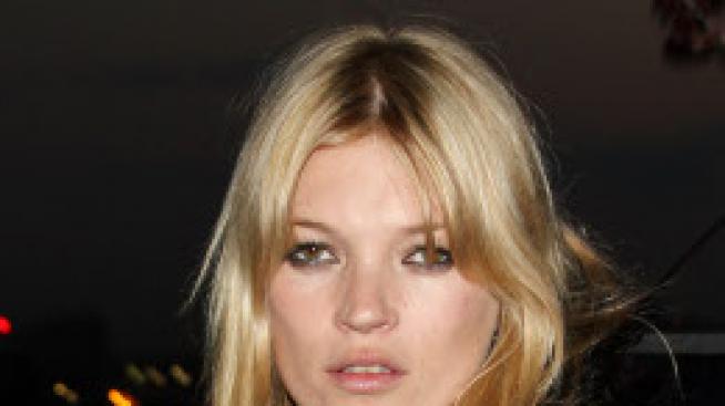 Не е бременна. Просто има по-големи гърди