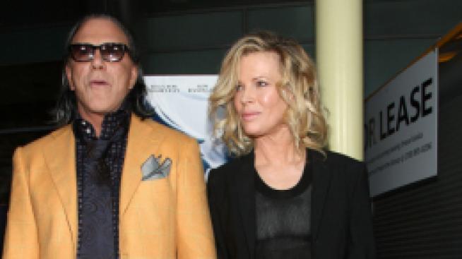 Секси и над 50? Да, Ким Бейсинджър и Мики Рурк