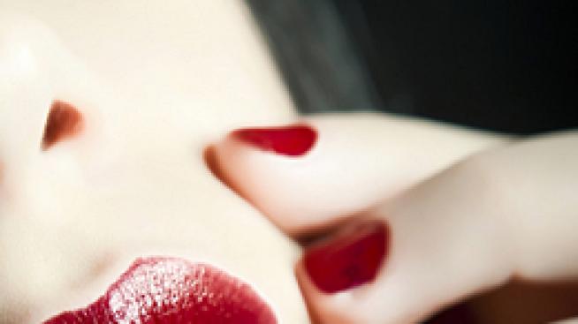 Нокти тъмни като вино