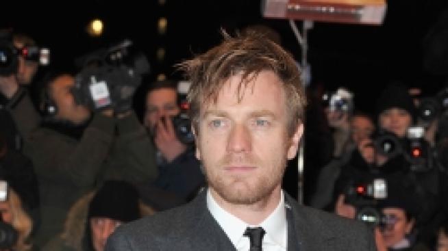 Юън Макгрегър е мадониният Едуард Осми