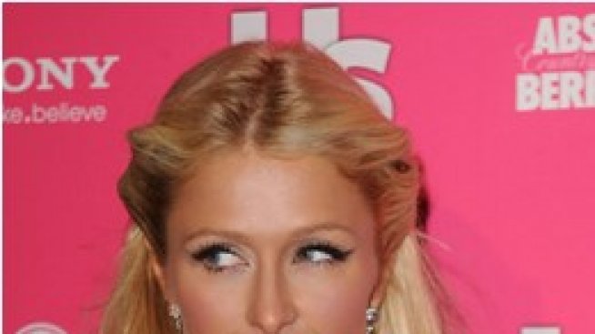 Парис не стои сама. Върна се при старо гадже