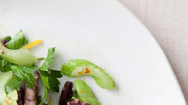 Салата от октопод, целина, чили и лимон