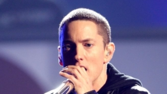 Еминем отново на върха