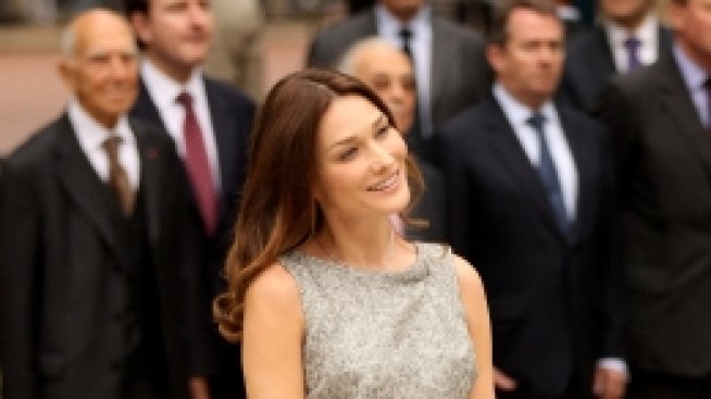 Карла Уди Париж