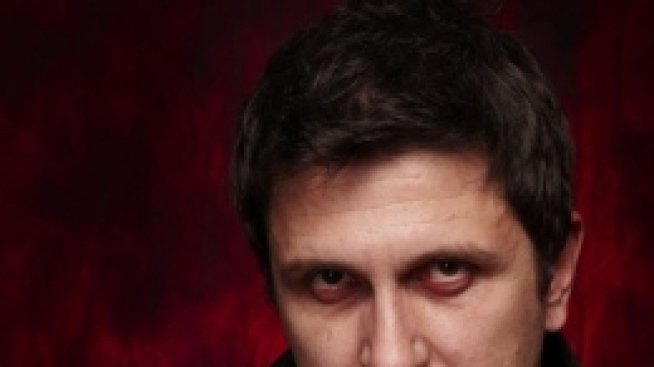 И Асен  Блатечки влиза в Стъкления дом. И ще е лош