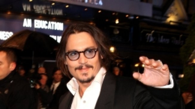 Джони е мечта. Не стига, че е най-секси, а и печели най-много